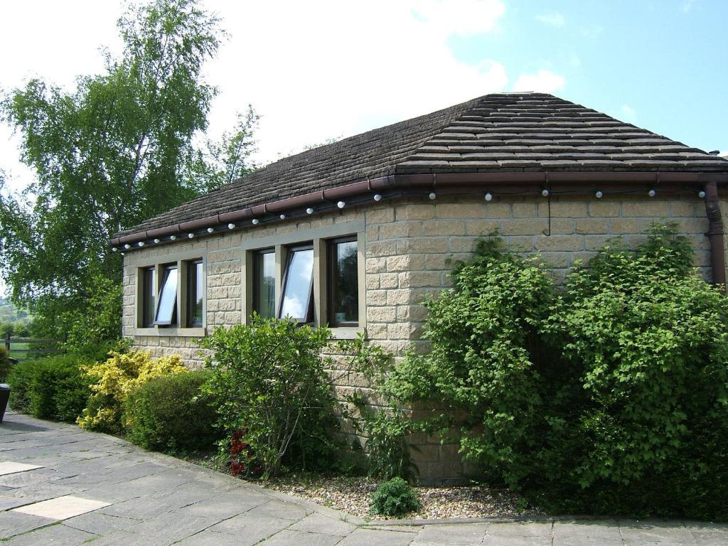 The Old Stone Trough Hotel Barnoldswick Exterior photo