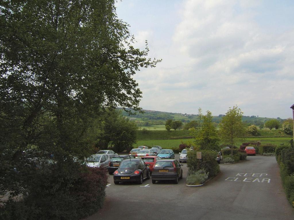 The Old Stone Trough Hotel Barnoldswick Exterior photo